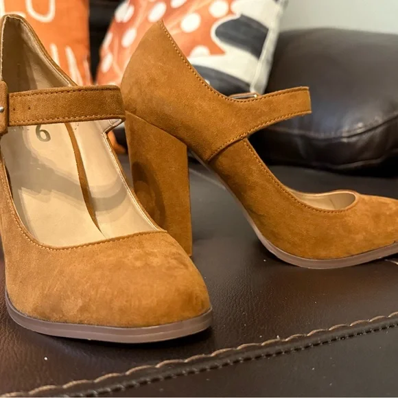 Mix No. 6 Tan Suede Mary Jane Heels - Picture 2 of 2